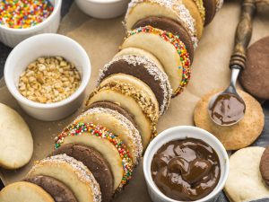 close-up-view-delicious-alfajores